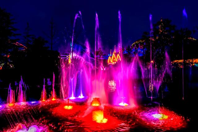 花车巡游、半价游园……上海旅游节开启全城欢乐盛宴→