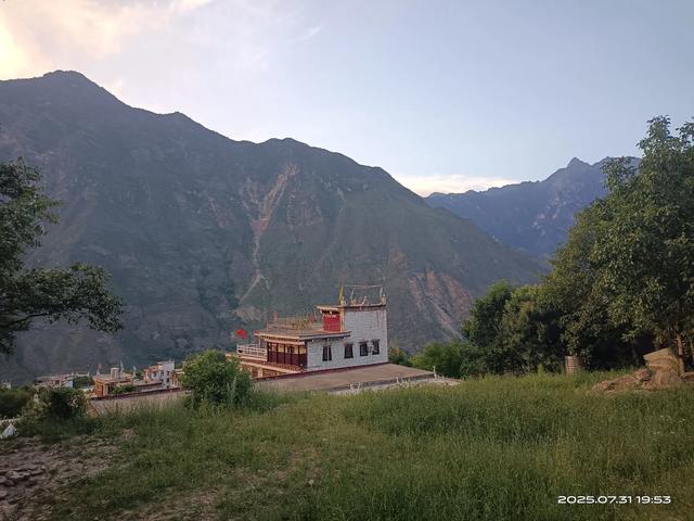 游四姑娘山，再到中路藏族