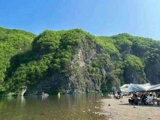 山水间的清凉乐园！岫岩鲶鱼洞受热捧