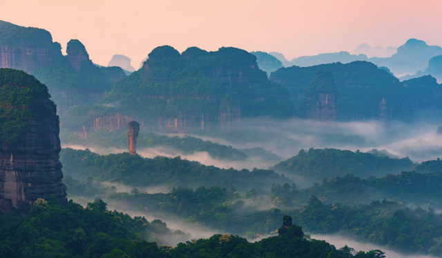 丹霞山秋冬攻略｜一场让手机内存爆掉的视觉暴击之旅，解锁四季皆宜的地质奇观新体验