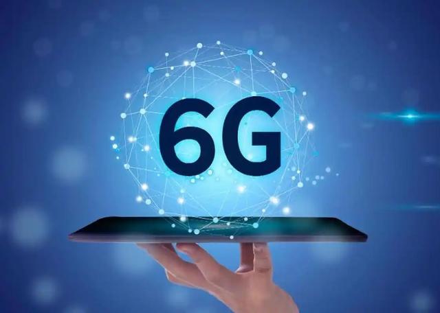 中国芯片震撼全球！全球首款6G光电融合芯片出世，谁将成为赢家？