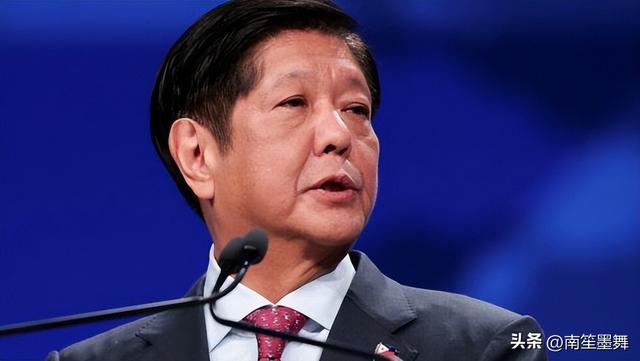 总统拒绝下台，28万菲军作出选择，马科斯用7个字判老杜"死刑"