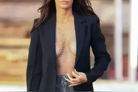 大尺度！独家揭秘！Megan Fox小西装真空穿搭图片