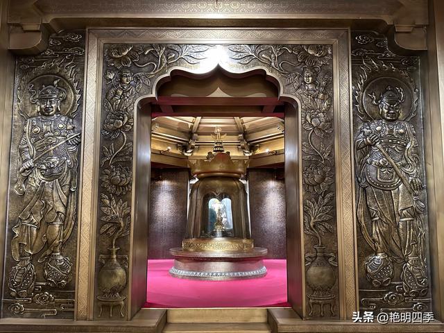 华严寺：“八大辽构”之七，拥有最美辽塑菩萨和最美古代书橱
