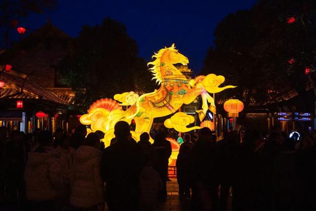 错峰游园正当时，灯火阑珊到元宵 | 在台儿庄古城许你一场从容相遇！