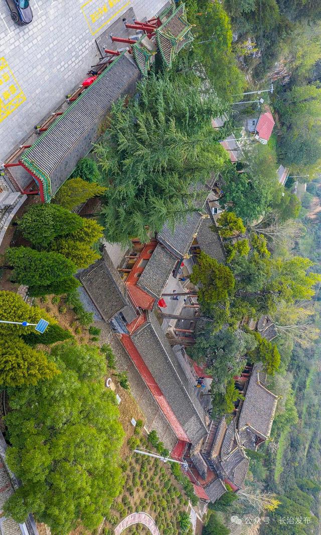 寻色三晋·山河入画｜太行一号旅游公路：在红叶云海间，驶入秋日的山水长卷