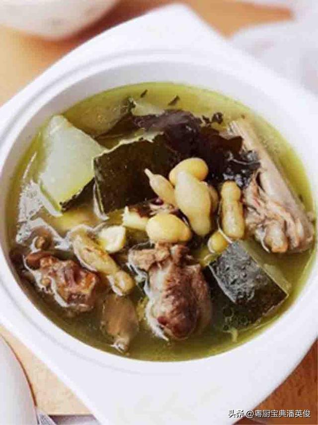 花胶炖鸭功效与作用 花胶炖鸭功效与作用是什么