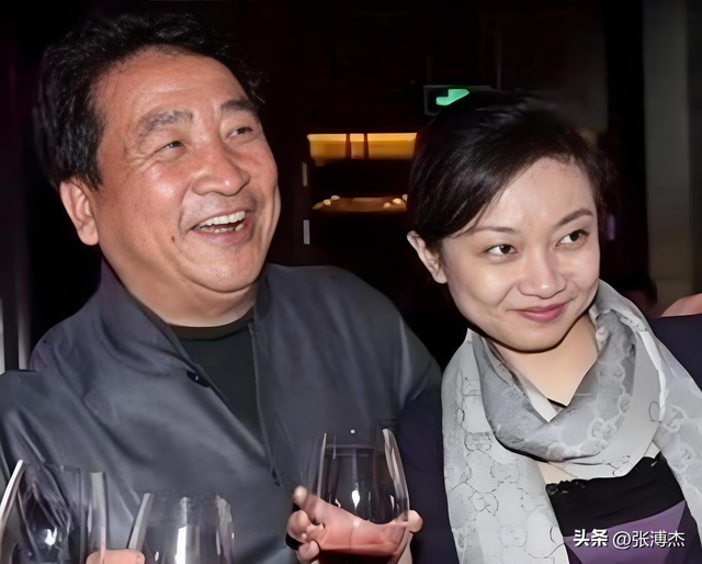 75岁的姜昆没有想到：女儿46岁仍旧没有结婚，养子倒成了他的骄傲