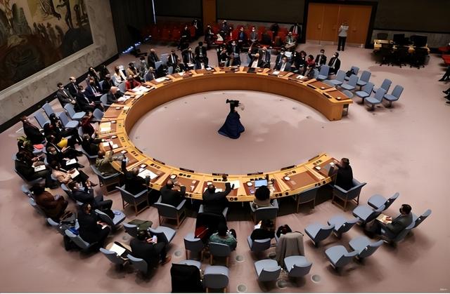 中日恶斗惊动联合国，182国作出选择，中方堵死日本“入常”之路