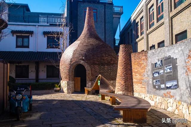 在鸡足山拍到一处神秘建筑,问路边摆摊大姐,听闻答案后大吃一惊