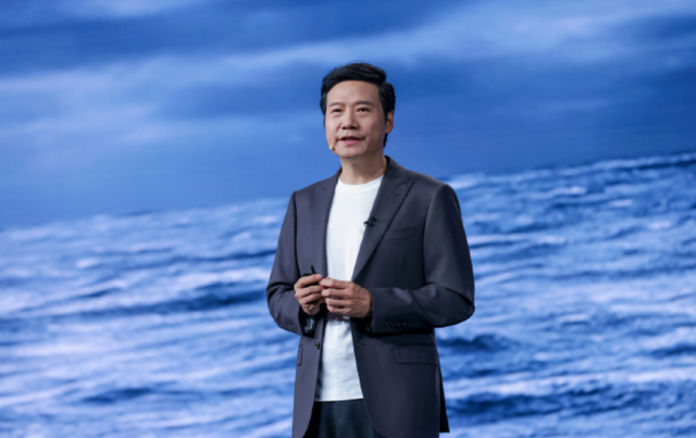 董明珠没想到，雷军受邀观礼阅兵仅过20天，再次让全世界刮目相看