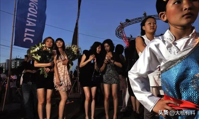 中亚的“欲望之都”，100美元到底能做什么？住高端酒店一晚不够
