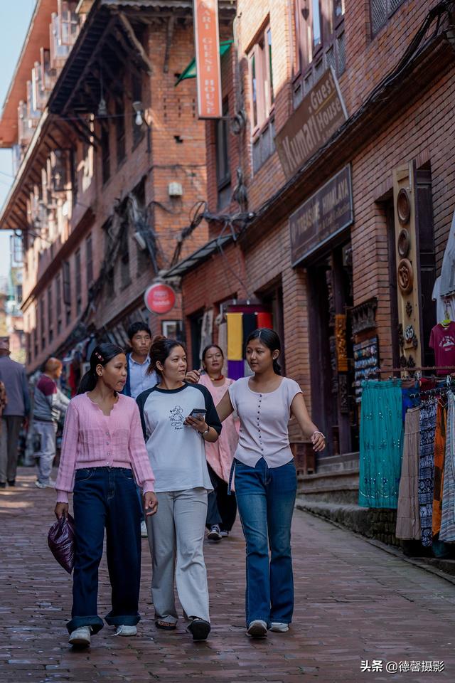 尼泊尔摄影之旅（19）——巴德岗杜巴广场（人文篇）
