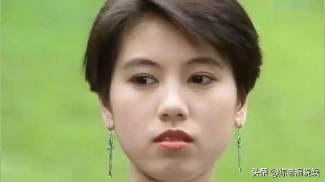 陪玩陪睡只是冰山一角，认干爹，舔手指，拜高踩低，实在荒唐！