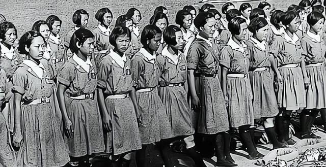 关东军战败投降，苏联俘虏了1万余年轻女兵：处理办法让日本害怕