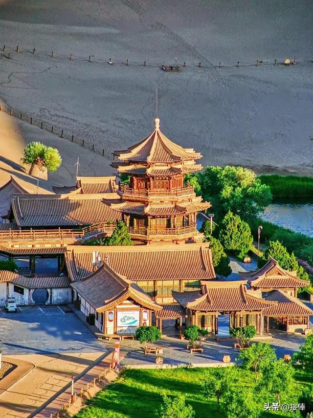 张传禄：游鸣沙山月牙泉