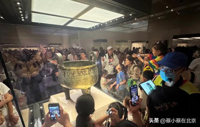 2025年国庆第五天，北京国家博物馆发生的真实排队场景，快来看看