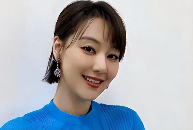 私生活混乱、被央视开除、陪睡上位？王冠身上的标签究竟有多离谱