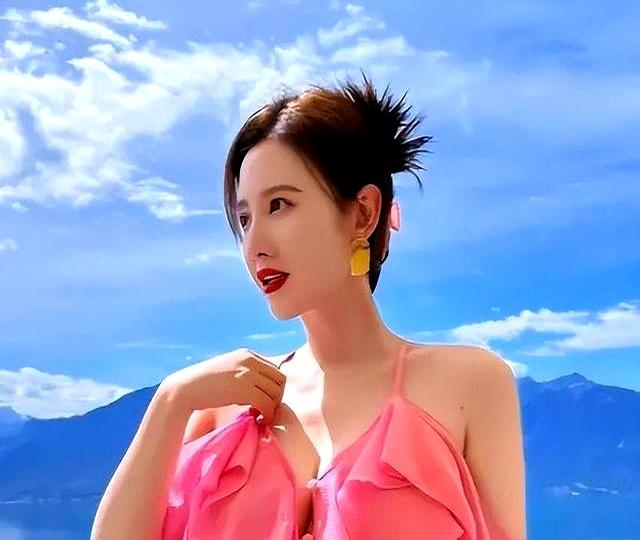 张萌，好奶好圆好嫩	，堪称“人间尤物”这腰臀比，谁能顶得住？