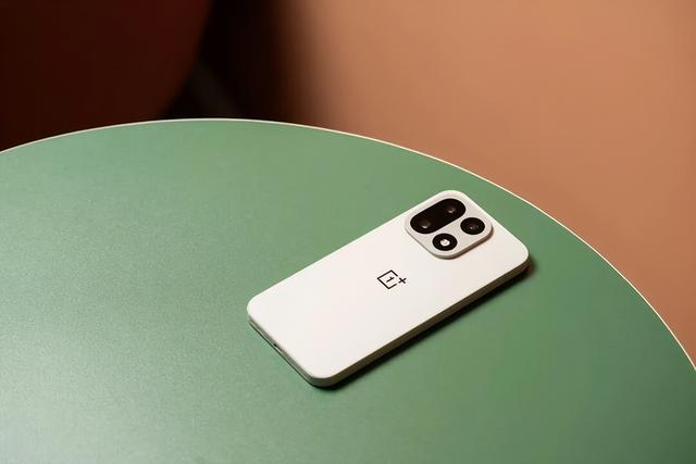 关于定价、减配与网络争议，一加李杰回应一切