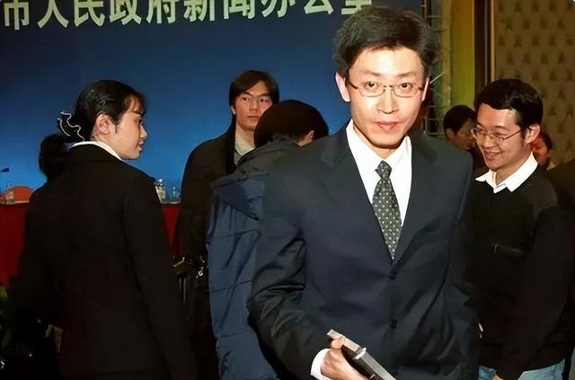 让中国芯片停滞13年，骗取11亿研发经费的陈进，跑路美国后现状