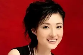 周涛、董卿，知名主播的硬笔书法鉴赏：一见钟情，赏心悦目图片