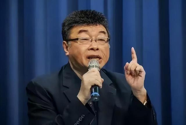 首场辩论结束，张亚中作出保证，当选就谋求统一，韩国瑜率团离岛