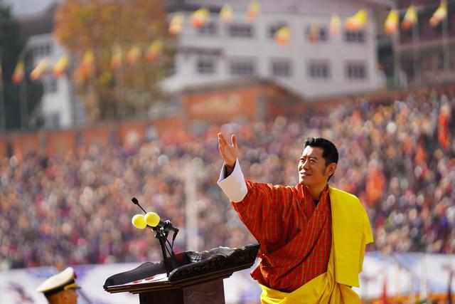 亚洲最穷的国家不丹：如果拿10元人民币，在不丹集市能买什么？