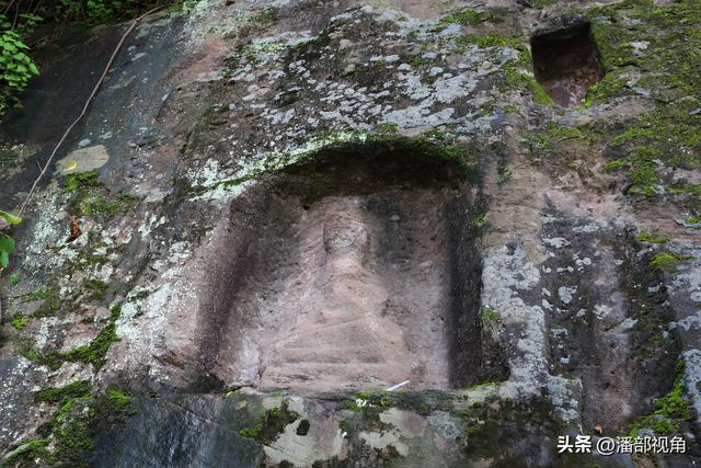 巴蜀石刻：寻访广安岳池坪滩东岩寺摩崖造像