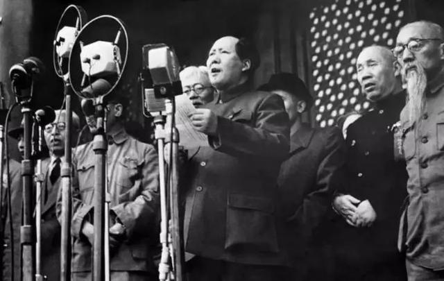 毛主席为何一生不进故宫，终生再未回延安？周总理的谈话道出实情