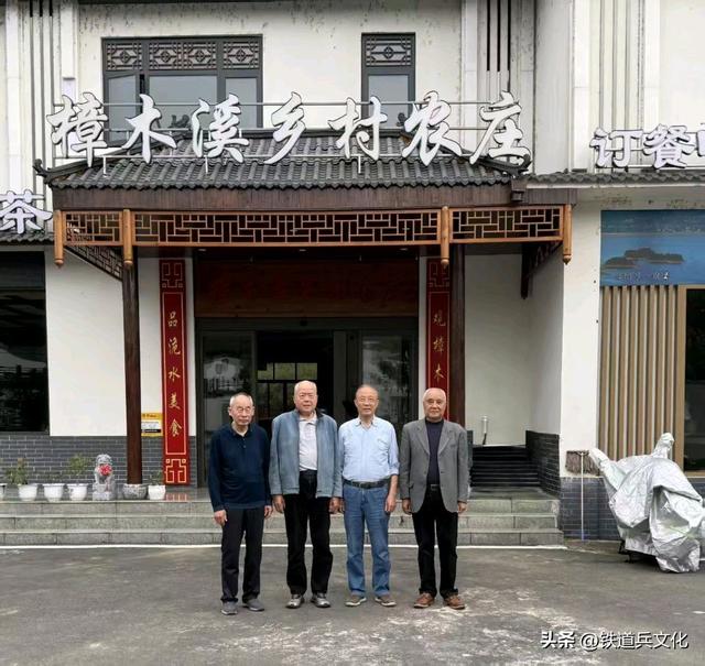 跨越两省去看战友 文： 周振伦