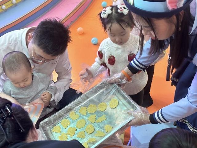 寒假遛娃不挨冻！室内游玩项目受宠