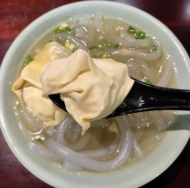 在这座太湖畔的浙北小城，我能不重样的吃上一整天