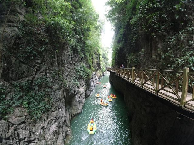 七八月份去贵州旅行不能错过的八大景点，清凉能避暑，景色又震撼