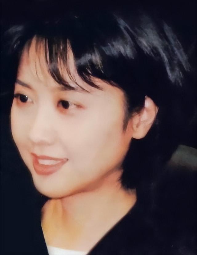 她是中国第一美女	，结2次婚都没孩子，如今72岁仍美得令人羡慕！