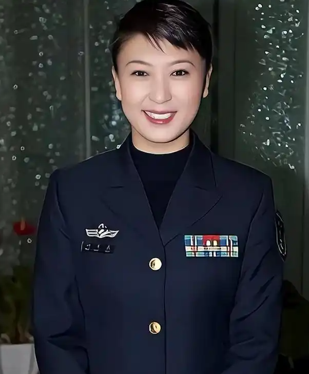 重罚！偷税	、背人命债，被官方彻查后首露面的闫学晶 迎来最终结局