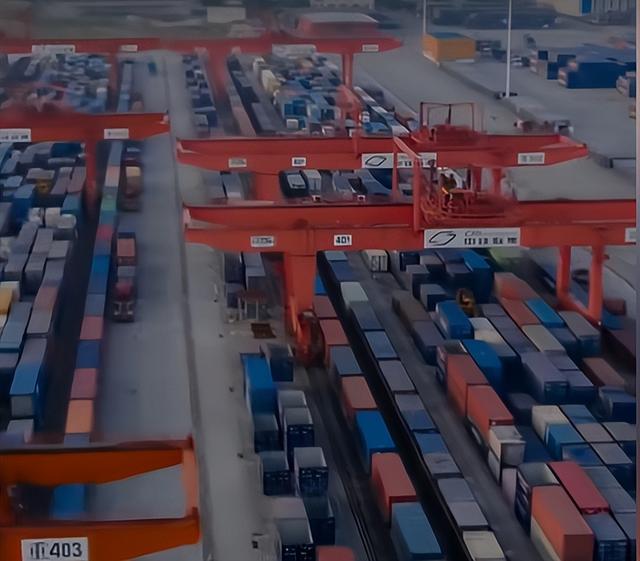 特朗普向全球发通牒！180天内必须对中国“动手	”	，不同意就加税