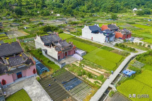 这样的特色民居只有在福建宁德才能遇见，跟千年古镇仅隔着条国道