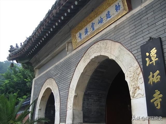 中国有一古庙，庙不大，却有武警全天站岗，究竟有何过人之处？
