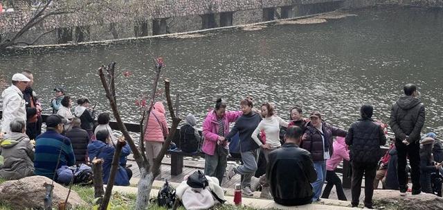 人潮涌动！鞍山人畅游千山热度高