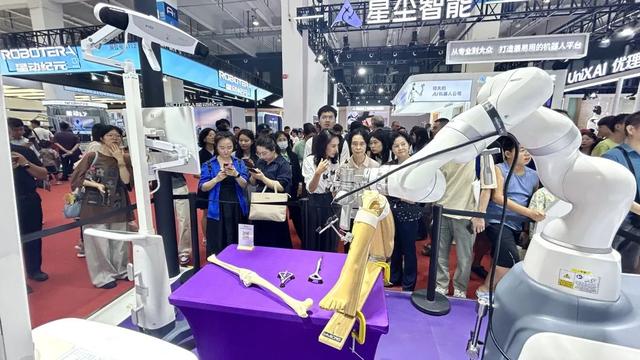 联想创投10余家被投企业闪耀2025世界机器人大会