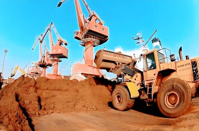 不许中国一家独大	，特朗普联合8国在白宫签字，要废中国王牌