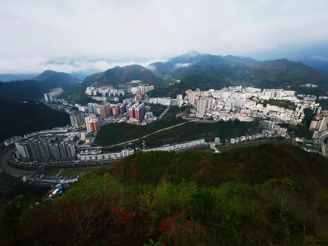 白河有座纱帽山