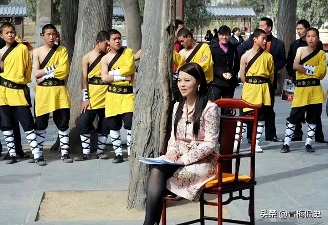 老方丈没说谎！看到李湘拜访少林寺旧照，才发现释永信面相早变了