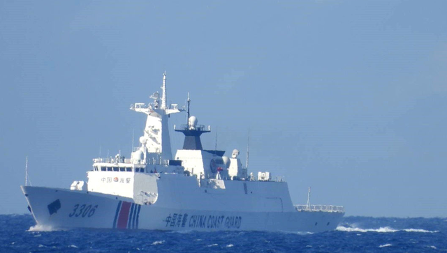 中国海警船与海军军舰冲撞？中方回应
