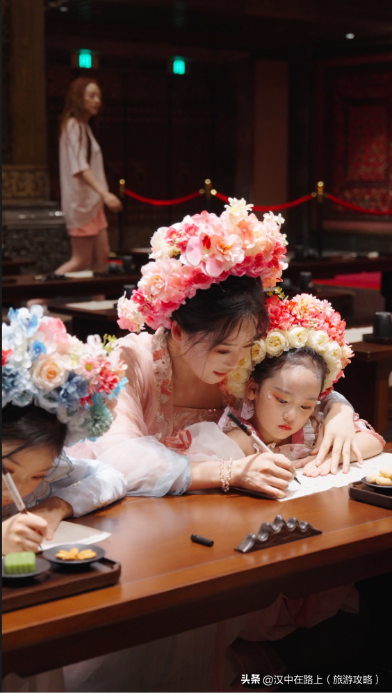 兴汉胜境秋假福利来啦！16岁以下学生0元畅玩+汉颂套票抄底价！