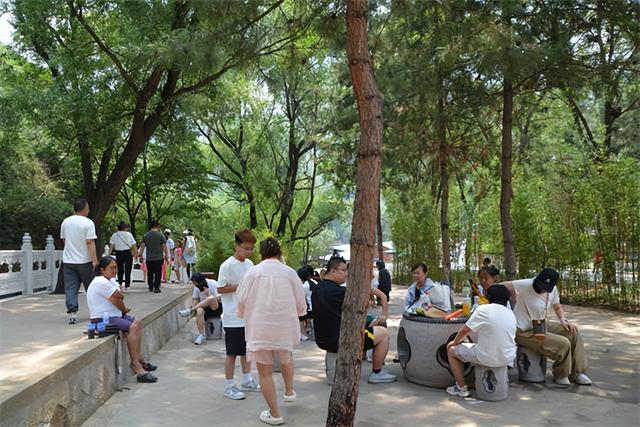 夏末初秋游蒙山，气候宜人，踏着历史的足迹感受千年的沧桑与传奇