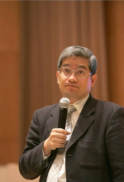 善恶终有报！包养空姐、算计其负债900万的郎咸平，如今自食恶果