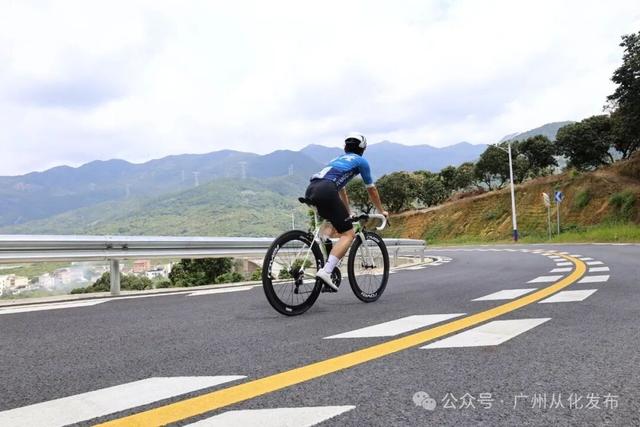 红透山野！从化密石村鸡心柿正当时，解锁“赏柿+住宿+畅行”秋日慢生活