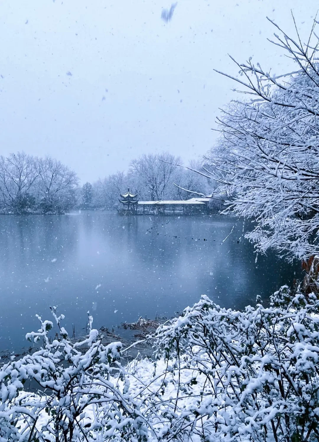 为了拿下万亿元冰雪季旅游订单，南北地区都抢疯了！
